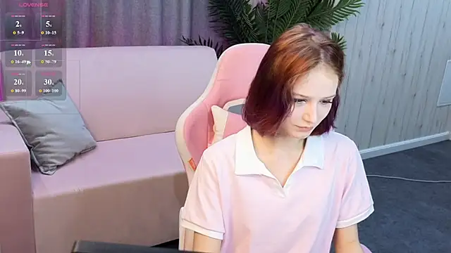 Snapshot of AliceJohansone chatting on June 2026 01:28:02 AM AliceJohansone online show from June 2026 01:28:02 AM