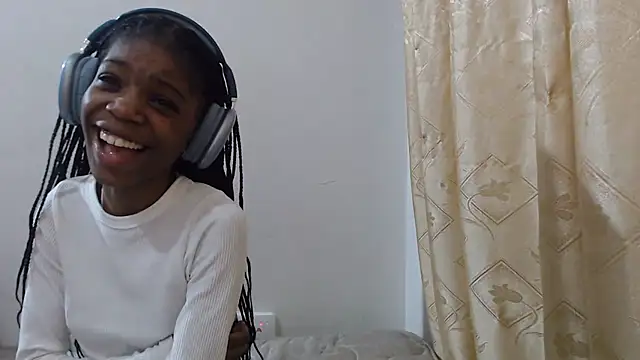 Snapshot of PetiteBarbie_05 chatting on July 2026 04:51:02 AM PetiteBarbie 05 online show from July 2026 04:51:02 AM