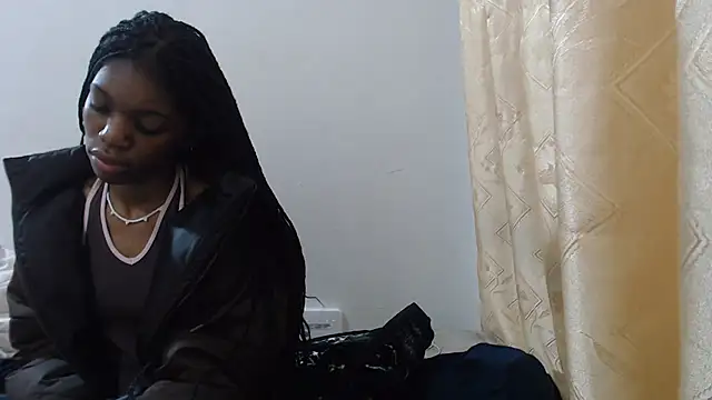 Snapshot of PetiteBarbie_05 chatting on July 2026 05:58:02 AM PetiteBarbie 05 online show from July 2026 05:58:02 AM