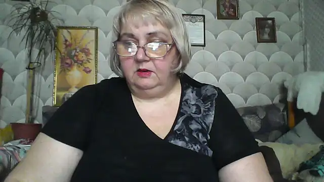 MarinaFarina53 online show from June 2026 10:40:01 AM