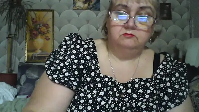MarinaFarina53 online show from June 2026 06:45:02 AM