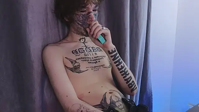 Snapshot of Emo___boy chatting on June 2026 09:32:02 PM Emo boy online show from June 2026 09:32:02 PM