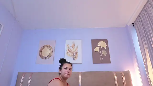 Snapshot of SofiaMartiinez chatting on May 2026 01:41:01 PM SofiaMartiinez online show from May 2026 01:41:01 PM
