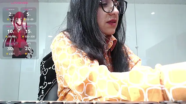 Lizeth White  online show from June 2026 03:23:01 PM
