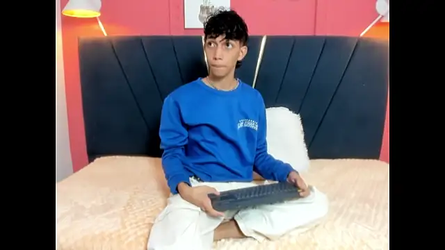 Snapshot of ero_boy40 chatting on June 2026 03:59:02 AM ero boy40 online show from June 2026 03:59:02 AM