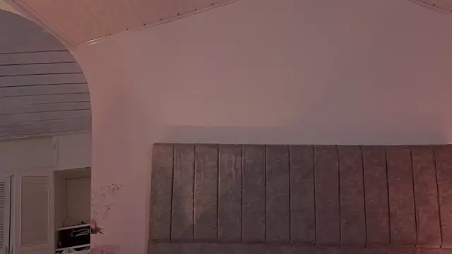 Snapshot of Antonella_1998 chatting on June 2026 01:06:02 PM Antonella 1998 online show from June 2026 01:06:02 PM