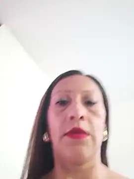 Snapshot of Vely_ chatting on June 2026 06:17:01 PM Vely online show from June 2026 06:17:01 PM