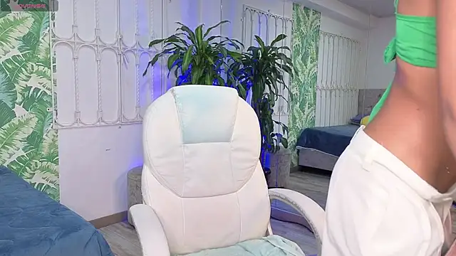 baby julieta00 online show from June 2026 12:13:02 PM