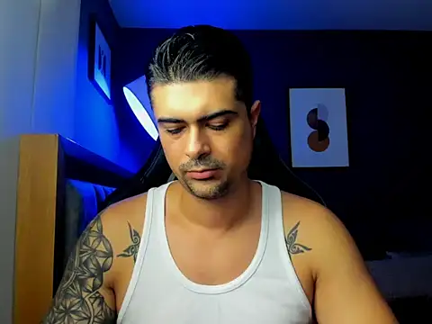 Snapshot of ZEI-001 chatting on May 2026 01:36:01 AM ZEI-001 online show from May 2026 01:36:01 AM