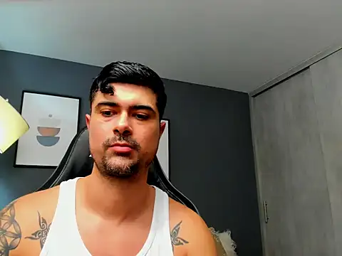 Snapshot of ZEI-001 chatting on May 2026 01:22:01 AM ZEI-001 online show from May 2026 01:22:01 AM