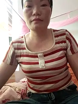 Snapshot of -Trici- chatting on May 2026 06:09:02 AM -Trici- online show from May 2026 06:09:02 AM