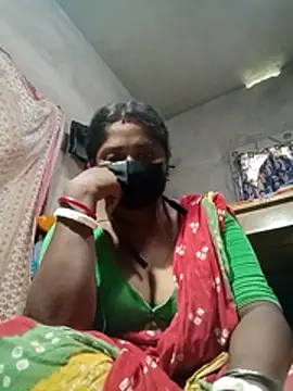 Snapshot of Miss-poly chatting on July 2026 07:14:02 AM Miss-poly online show from July 2026 07:14:02 AM