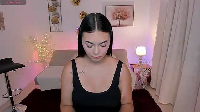 Emma Moretti1 online show from May 2026 01:52:02 PM
