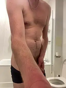 straightalex1998 online show from May 2026 11:32:01 PM