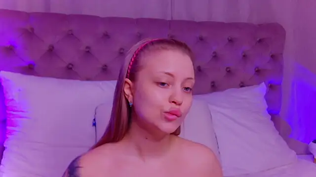Snapshot of DorissHilton chatting on May 2026 06:04:02 PM DorissHilton online show from May 2026 06:04:02 PM