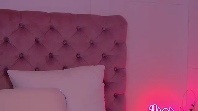 Snapshot of DorissHilton chatting on June 2026 09:52:01 PM DorissHilton online show from June 2026 09:52:01 PM