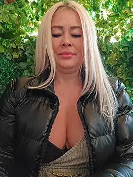 MILFBARBY online show from November 2025 08:17:01 AM