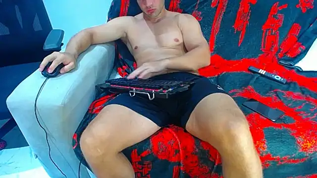 Snapshot of hugo_19cm chatting on June 2026 12:45:02 AM hugo 19cm online show from June 2026 12:45:02 AM
