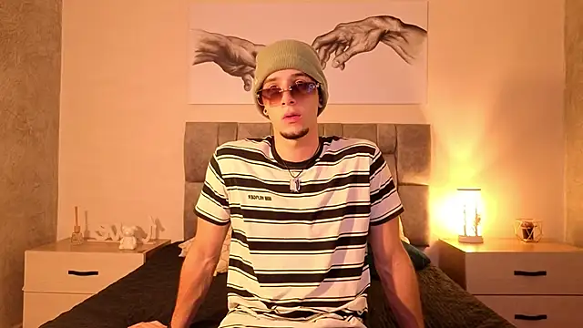 isaacblaze  online show from May 2026 03:45:02 AM