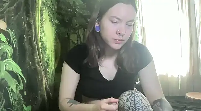 mo0ngoddess online show from February 2025 10:42:01 PM