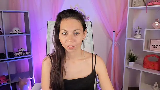 TrasyMorris online show from May 2026 04:07:02 AM