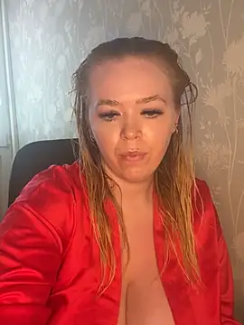 Snapshot of Heyitskaylaxo chatting on May 2026 01:39:02 PM Heyitskaylaxo online show from May 2026 01:39:02 PM