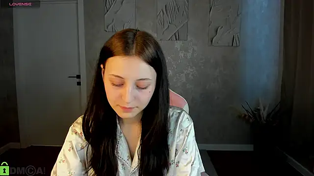 Snapshot of Tracey_Gill chatting on May 2026 01:03:01 AM Tracey Gill online show from May 2026 01:03:01 AM