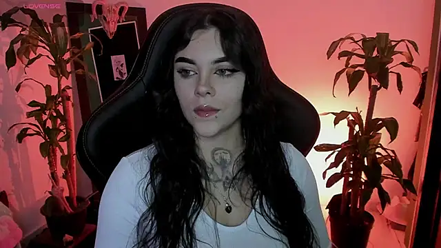 Snapshot of MissCharlottte_18 chatting on July 2026 02:40:01 AM MissCharlottte 18 online show from July 2026 02:40:01 AM