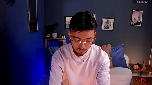 keneth Collins online show from May 2026 12:34:02 PM
