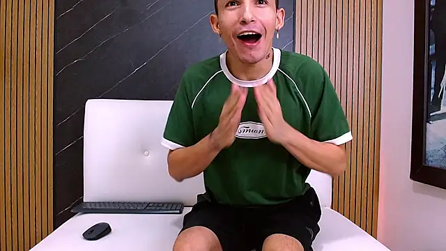 Isak Berekoa online show from May 2026 03:02:01 AM