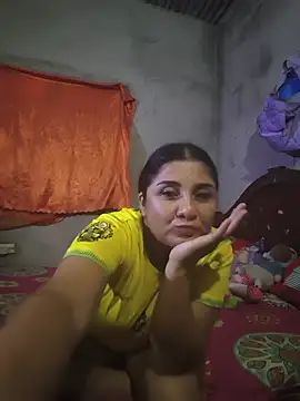 Snapshot of noemy-25 chatting on June 2026 04:04:02 AM noemy-25 online show from June 2026 04:04:02 AM