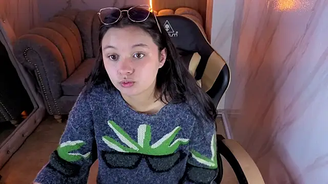 HoneyDoll tf online show from June 2026 01:01:02 PM