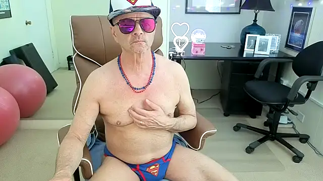 Snapshot of hotdadbod chatting on July 2026 08:33:02 PM hotdadbod online show from July 2026 08:33:02 PM