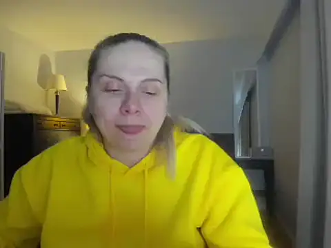 Snapshot of Laviora chatting on May 2026 05:04:01 AM Laviora online show from May 2026 05:04:01 AM