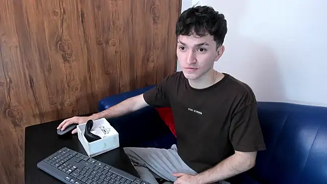 kavencastro online show from June 2026 03:26:02 AM