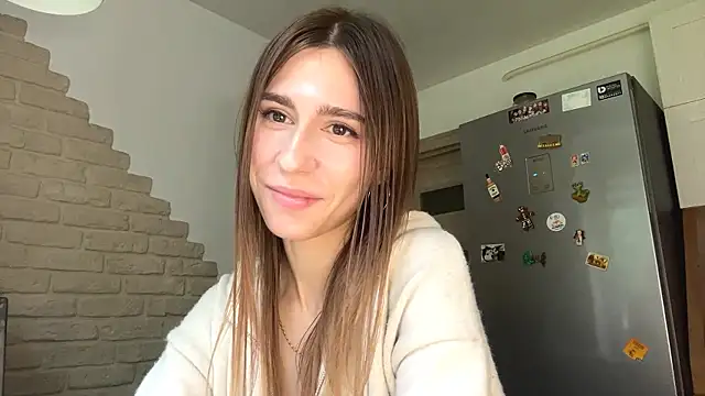 ZaraGuyette online show from July 2026 07:23:02 AM