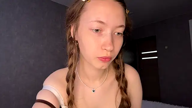 Emily Mur  online show from June 2026 05:05:01 AM