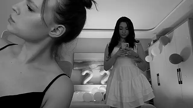 MoonkissGirls online show from May 2026 11:45:02 PM