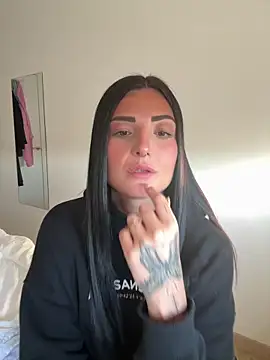 leaascorpioo online show from May 2026 06:15:02 PM