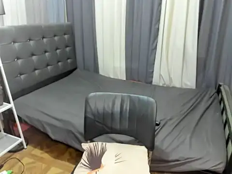 XTsUncutMargauxX online show from May 2026 09:43:01 PM