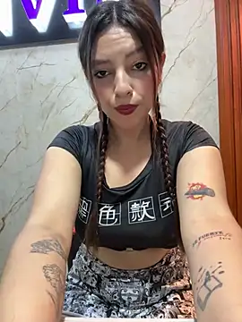 Snapshot of Miel_rousse chatting on May 2026 05:16:02 AM Miel rousse online show from May 2026 05:16:02 AM