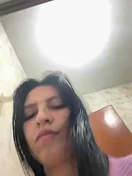 Snapshot of Miel_rousse chatting on June 2026 04:28:01 AM Miel rousse online show from June 2026 04:28:01 AM