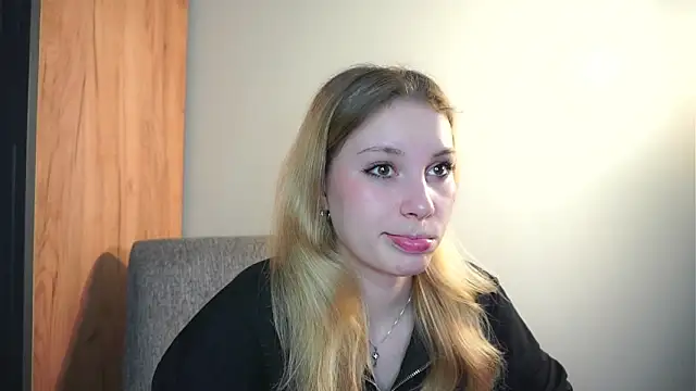 Sairallyn online show from May 2026 08:16:01 PM