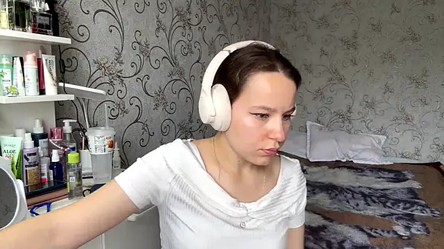 Snapshot of KathyrnEdmison chatting on May 2026 06:41:02 AM KathyrnEdmison online show from May 2026 06:41:02 AM