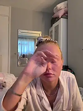 miaflowerxx online show from May 2026 06:37:02 PM