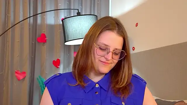 Snapshot of AlexaAvery chatting on May 2026 11:49:02 AM AlexaAvery online show from May 2026 11:49:02 AM