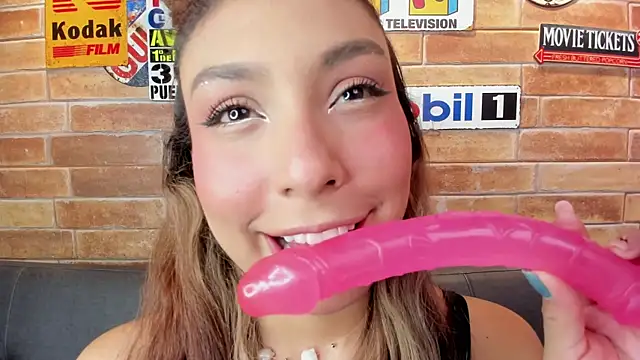 Snapshot of foxy_antonela chatting on July 2026 02:39:01 AM foxy antonela online show from July 2026 02:39:01 AM