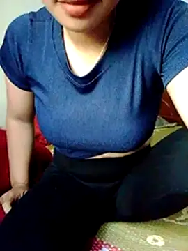 Snapshot of Mirra-a chatting on May 2026 01:57:16 AM Mirra-a online show from May 2026 01:57:16 AM