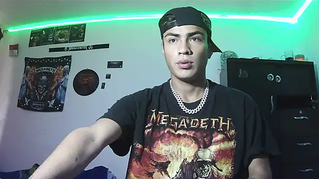 Snapshot of Fenix_hardcock chatting on May 2026 05:00:01 PM Fenix hardcock online show from May 2026 05:00:01 PM