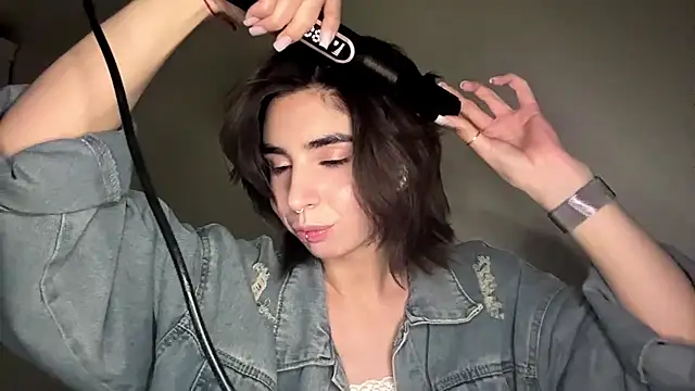 JessiaRuezga online show from May 2026 12:56:01 PM